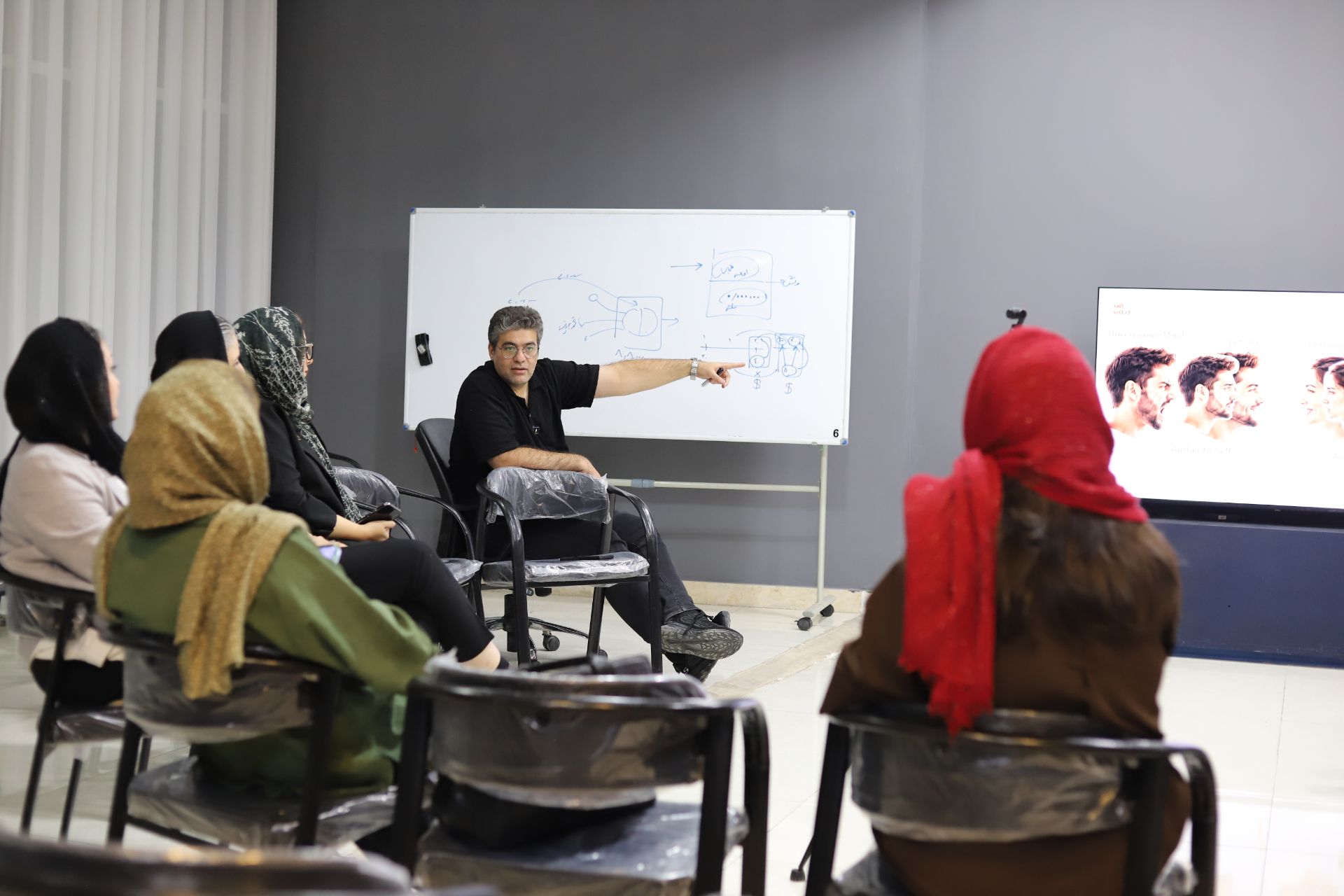 کارگاه من درون ویژه اعضای کانون زنان بازرگان استان قزوین